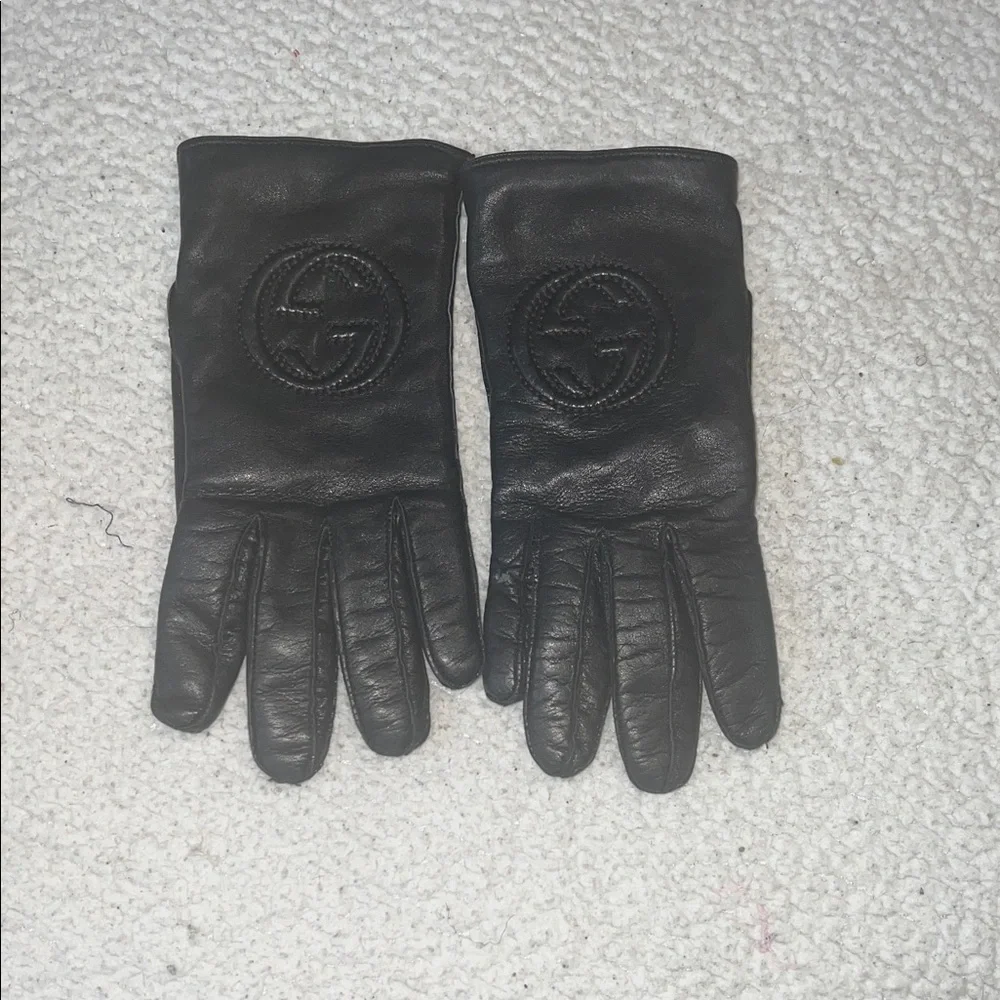 Gucci Black Leather Gloves with Embossed Logo - Picture 1 of 3